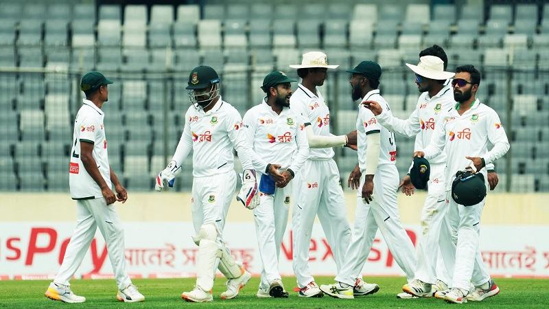 প্রথম ইনিংসে লিড পেয়েও বিপদে বাংলাদেশ