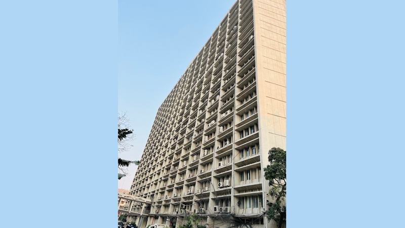 প্রশাসনে ঘন ঘন রদবদল, স্থিতিশীলতা নিয়ে উদ্বেগ
