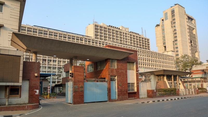 নির্ভরযোগ্য আমলা খুঁজে পেতে বেগ পাচ্ছে সরকার