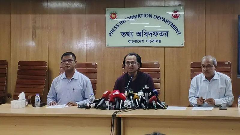 দেশে ফিরলে শেখ হাসিনাকে ন্যায়বিচারের মুখোমুখি হতে হবে : তথ্য উপদেষ্টা