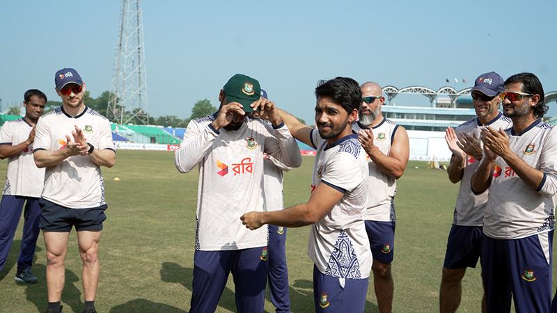 জাকের আলীর চোটে মাহিদুল ইসলামের অভিষেক