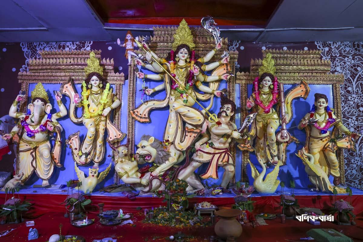 শারদীয় দুর্গাপূজায় রাজধানীর রমনা কালী মন্দির