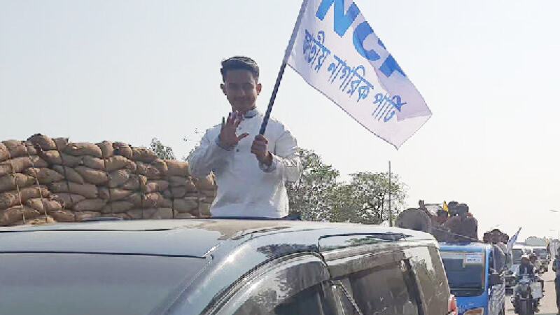 ব্যান্ডপার্টি ও শতাধিক গাড়ির বহর নিয়ে পঞ্চগড়ে সারজিস