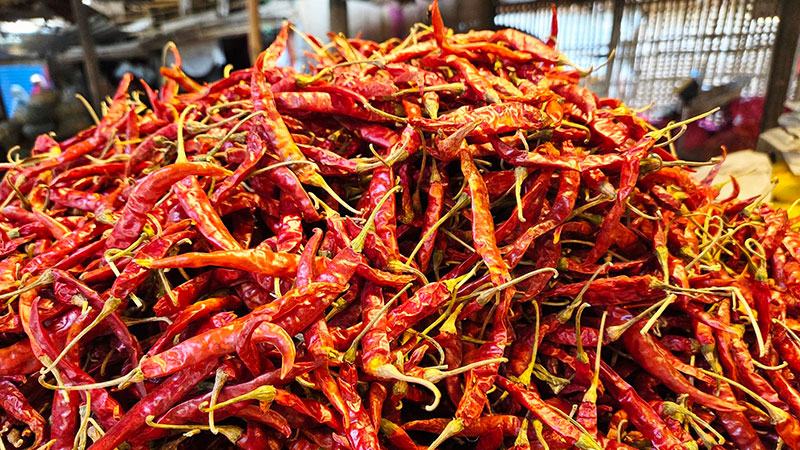 দেশের বাজারে বেড়েছে শুকনা মরিচের দাম