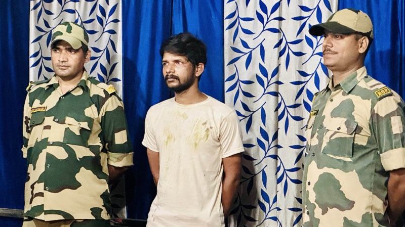 আটকের ৫ ঘণ্টা পর বাংলাদেশী যুবককে ফেরত দিল বিএসএফ