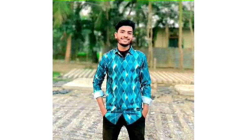 লক্ষ্মীপুরে মার্কেট ভবনের ছাদ থেকে পড়ে কলেজছাত্রের মৃত্যু