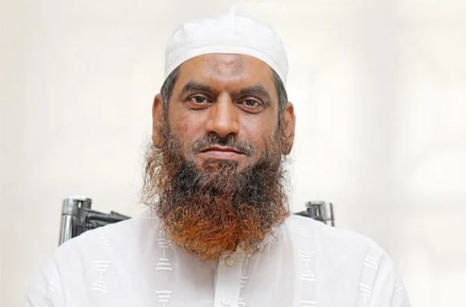 ভোট দিলেন ঢাকা-১৩ আসনের প্রার্থী মামুনুল হক