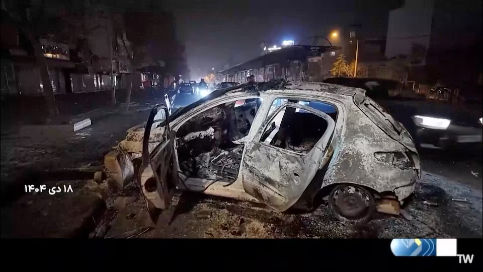 আক্রান্ত হলে মধ্যপ্রাচ্যের মার্কিন ঘাঁটিতে হামলার হুমকি ইরানের