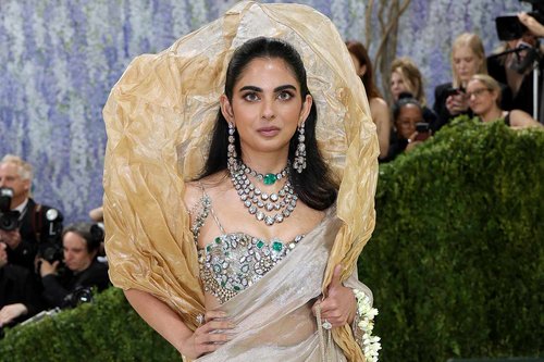 Isha-M-Ambani-Met-Gala-Costume-Art-2026-050426-8127c63897974b02a5e3726de328496a