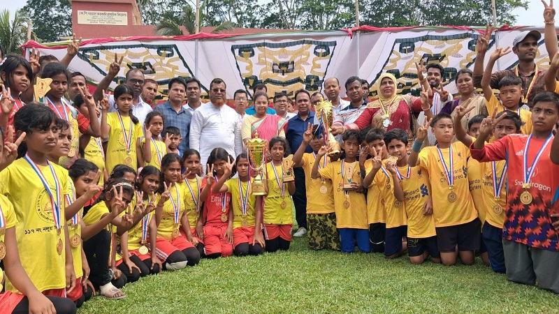কোটালীপাড়ায় সোনাইলবাড়ি ও নলুয়া ফিডার সরকারি প্রাথমিক বিদ্যালয় চ্যাম্পিয়ন