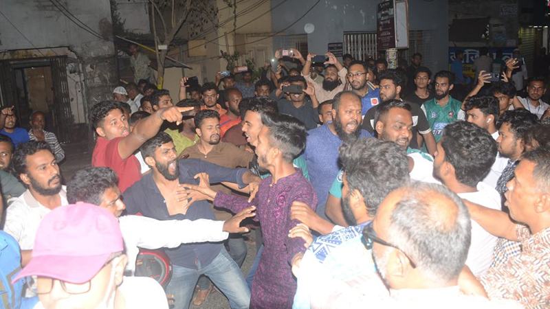 গণ অধিকার পরিষদের দখল করে বানানো কার্যালয় উচ্ছেদ করল ‘ছাত্র-জনতা’