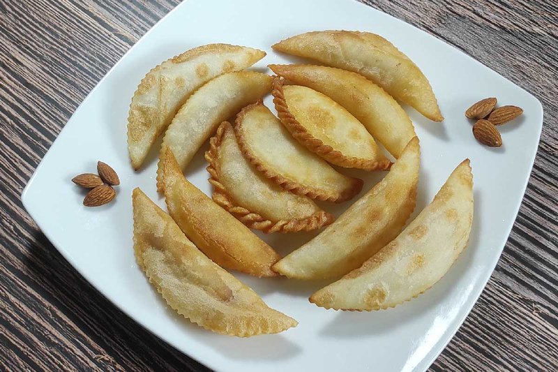 Narkeler-Vaja-Puli-Cookish-Creation