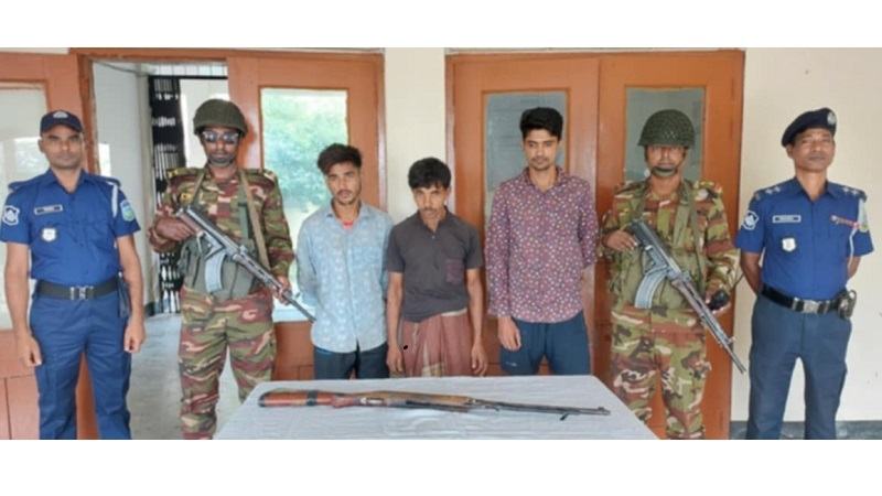 নেত্রকোনায় যৌথ বাহিনীর অভিযানে অস্ত্রসহ আটক তিন