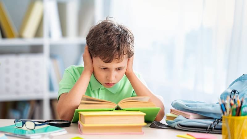 শিশুর পড়া শেখায় আটকে যাওয়া কি বুদ্ধির ঘাটতি? যা বলছে নতুন গবেষণা