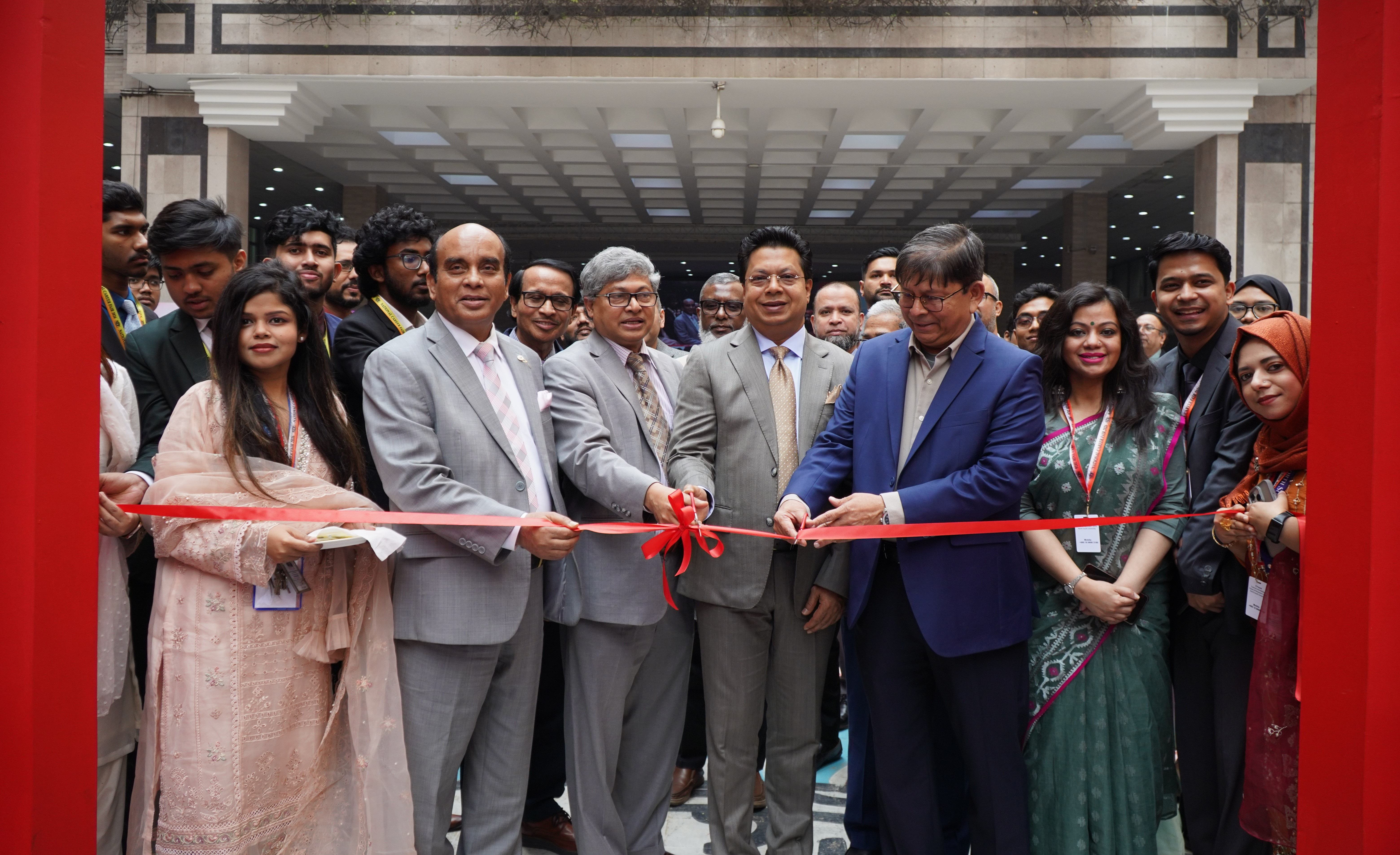 নর্থ সাউথ ইউনিভার্সিটিতে ১০ম ন্যাশনাল ক্যারিয়ার ফেয়ার উদ্বোধন