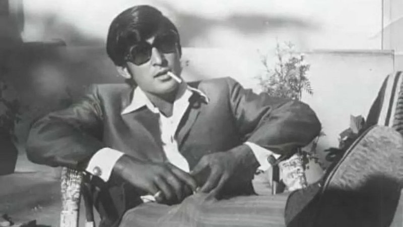 Ravindra Kaushik1