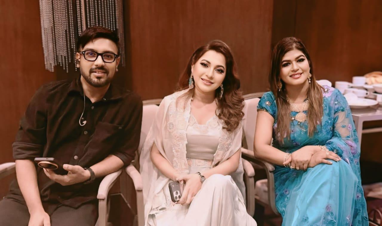 একই মঞ্চে গাইলেন মিমি-রাজীব-লিজা