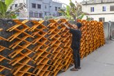 নিপুণ হাতে তৈরি হচ্ছে রিহাল