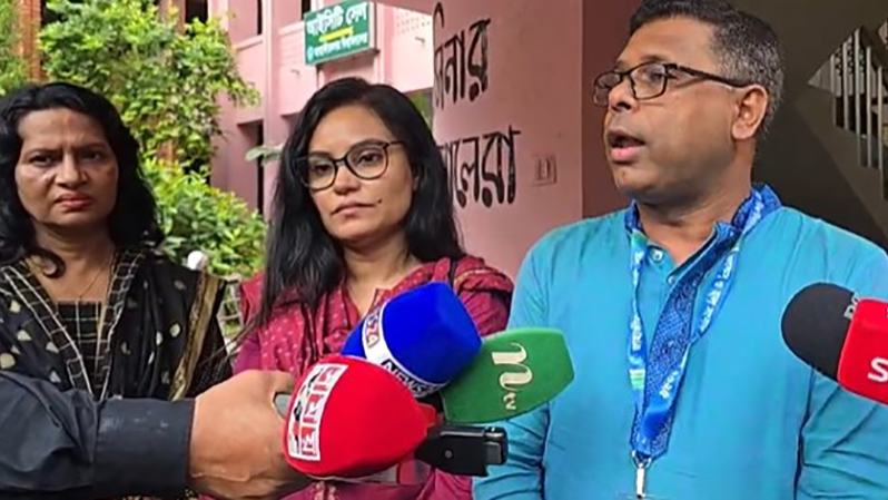 জাকসুর নির্বাচনি দায়িত্ব থেকে সরে দাঁড়ালেন তিন শিক্ষক