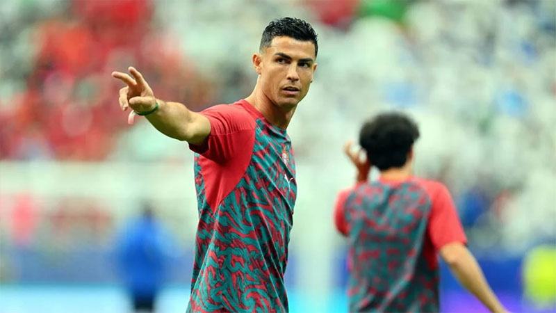 ‘ইতিহাসের সেরা ফুটবলার আমি’, দাবি রোনালদোর