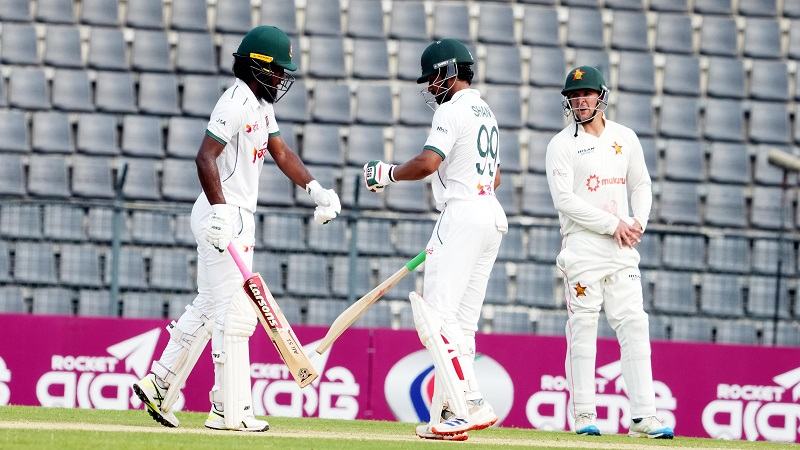 ১১২ রানের লিড নিয়ে তৃতীয় দিন মাঠ ছাড়ল বাংলাদেশ