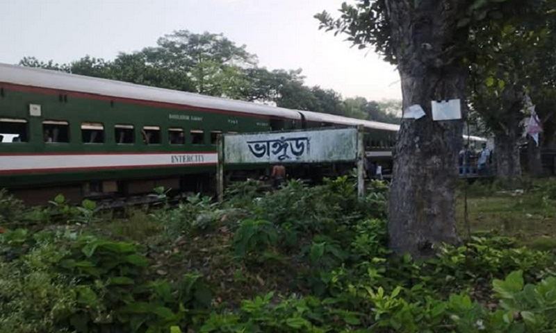ছয় ঘণ্টা পর ঢাকার সঙ্গে উত্তরবঙ্গের রেল যোগাযোগ স্বাভাবিক