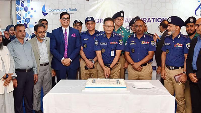 সরকার অনুমতি দিলে ক্রসফায়ার করতেও পিছপা হবে না পুলিশ: আইজিপি