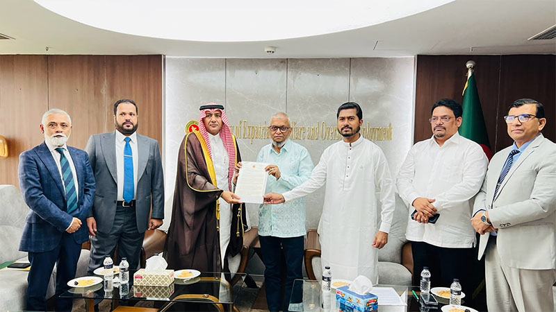 আকামার মেয়াদ শেষ হলেও সৌদিতে প্রবেশের সুযোগ পাবেন প্রবাসীরা