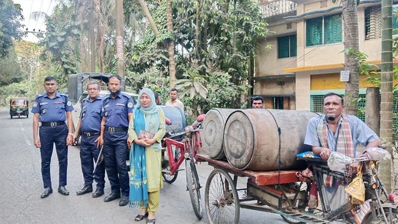 বরিশালে  ৫৮০ লিটার ডিজেল মজুদ, ব্যবসায়ীকে জরিমানা