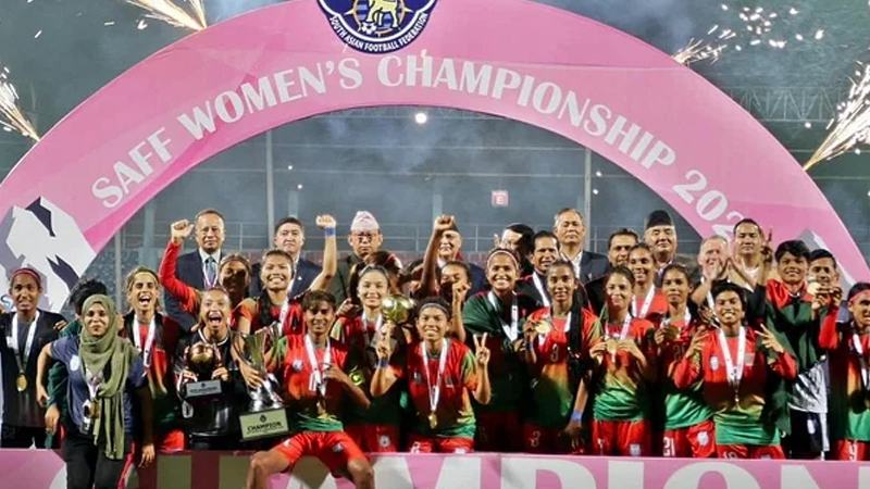 সাফজয়ী নারীদের দেড় কোটি টাকা পুরস্কার ঘোষণা বাফুফের