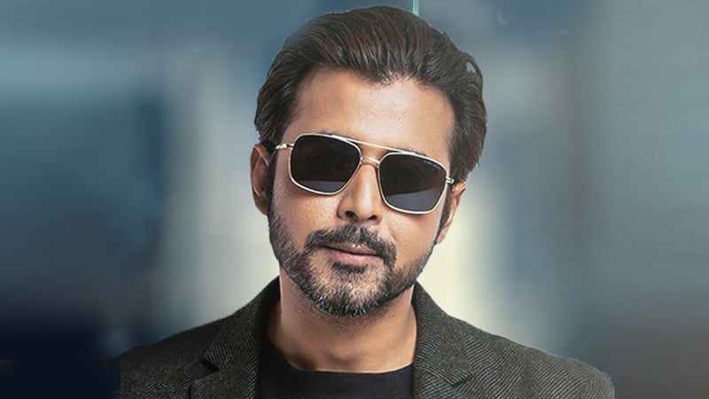 এখনো পাবলিক বাসে উঠি, টং দোকানে চা খাই: আফরান নিশো