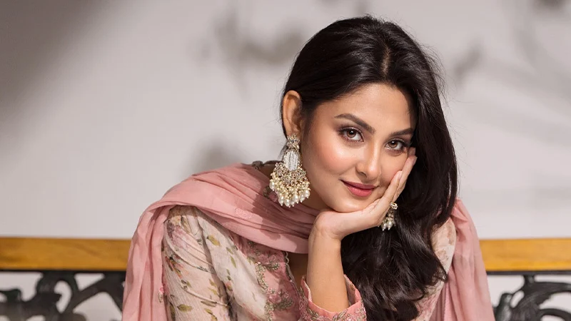 বিয়ে আর সম্পর্কের জটিল গল্পে নাজনীন নীহা