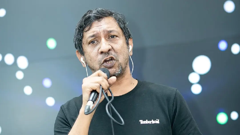 টিএসসিতে আজ মঞ্চ মাতাবে ব্যান্ড ‘আভাস’