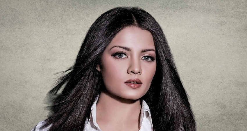 শিগগিরই বলিউডে ফিরছেন সেলিনা জেটলি