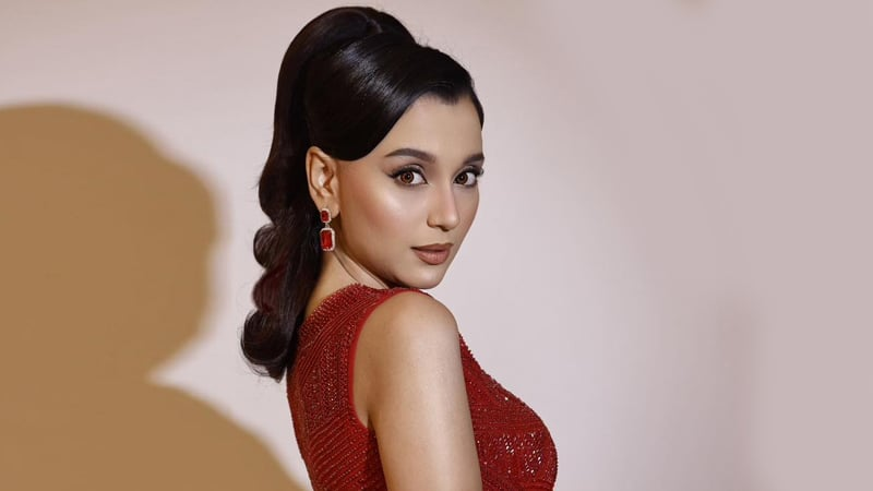 নিজেকে ‘ইন্ট্রোভার্ট’ বললেন সাবিলা নূর