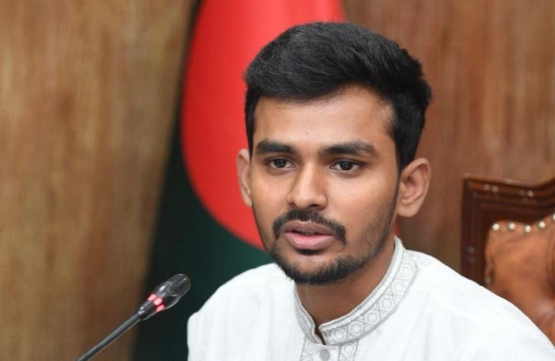 কুমিল্লা-৩ থেকেও আসিফ মাহমুদের মনোনয়নপত্র সংগ্রহ