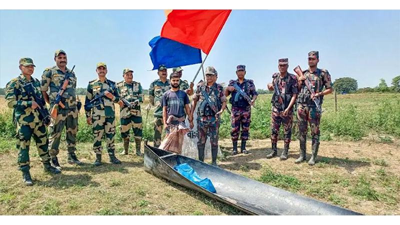 চাঁপাইনবাবগঞ্জ সীমান্তে বাংলাদেশী জেলেকে ফেরত দিল বিএসএফ