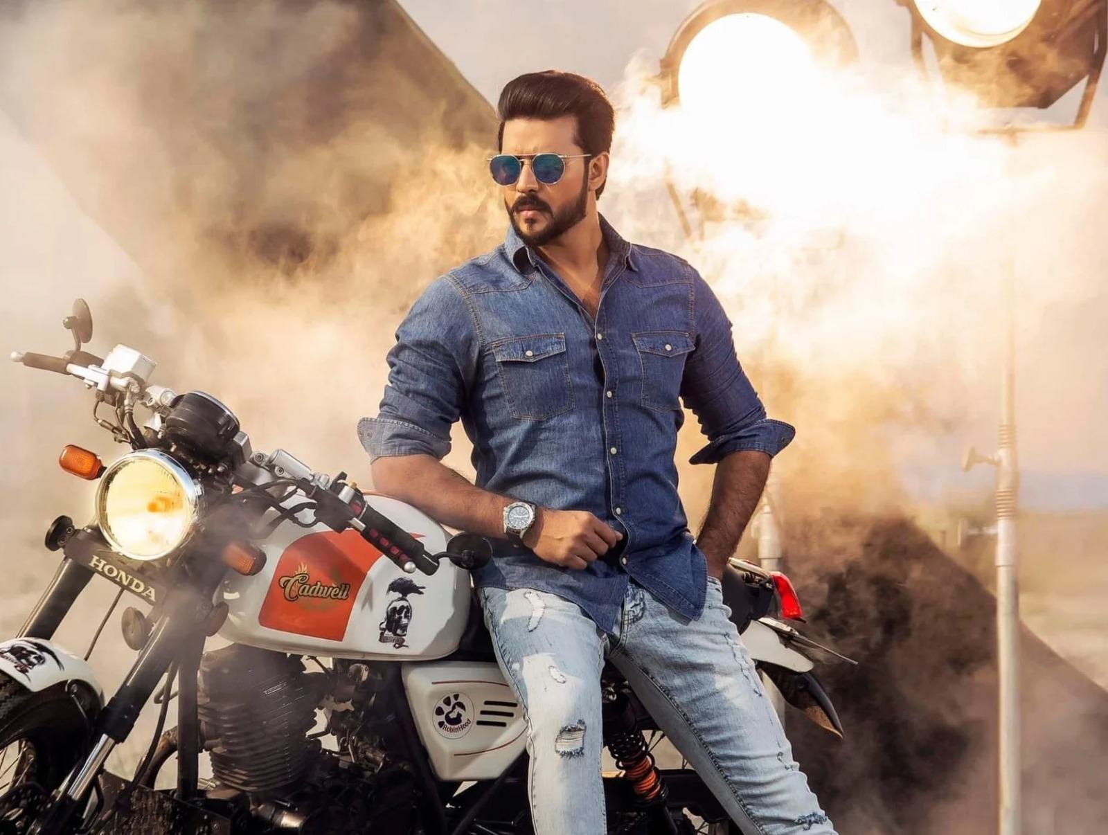 নতুন সিনেমায় নিরব