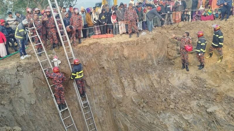 ২২ ঘণ্টা পরও উদ্ধার হয়নি শিশু সাজিদ, ৩৫ ফিট সুড়ঙ্গ করে চলছে অভিযান