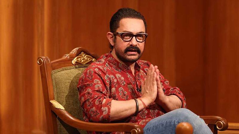 সিনেমা দেখার চেয়ে বই পড়তে বেশি ভালোবাসেন আমির খান