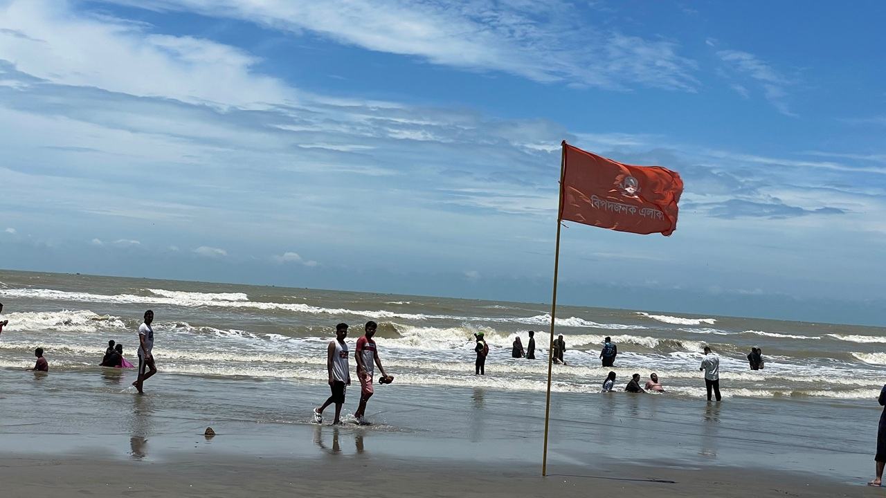 উত্তর বঙ্গোপসাগরে লঘুচাপ, পায়রাসহ ৪ সমুদ্র বন্দরে ৩ নম্বর সতর্কতা