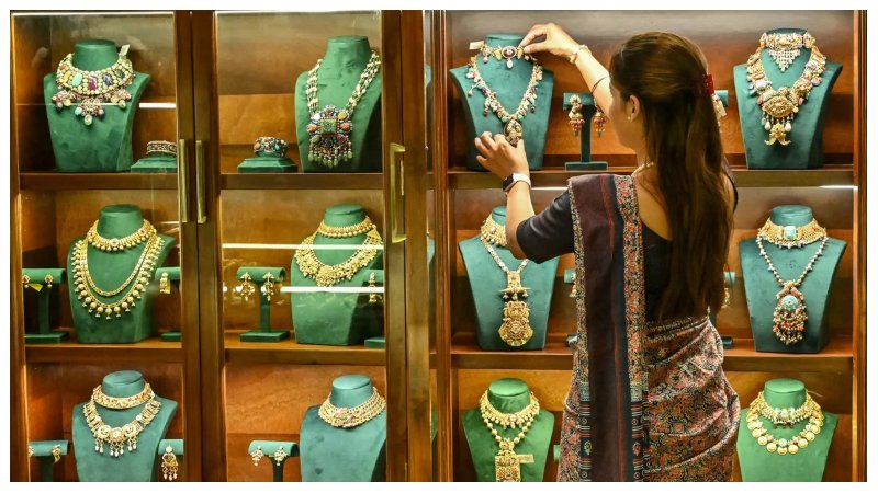আভরণ নয়, উত্তরাধিকার—স্বর্ণবিনিয়োগে এগিয়ে দক্ষিণ এশীয় নারীরা (2)