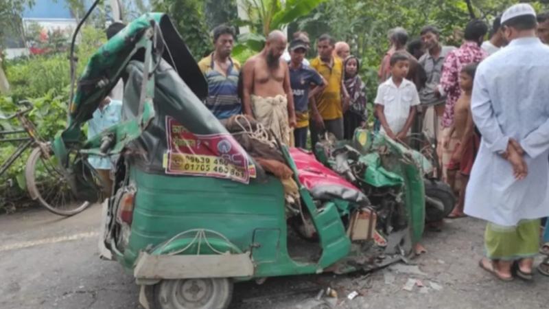 সিরাজগঞ্জে ট্রাকের পেছনে সিএনজির ধাক্কা, চালকসহ দুজনের মৃত্যু