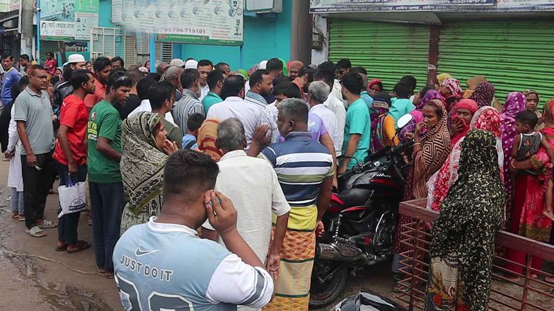 অটোরিকশার ধাক্কায় পড়ে যান সড়কে, এর পর বাসের চাপায় শিক্ষকের মৃত্যু