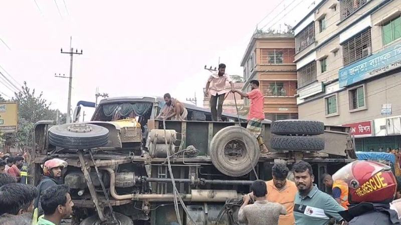 টাঙ্গাইলে বাসের সঙ্গে সংঘর্ষ, ট্রাক চালক ও হেলপার নিহত