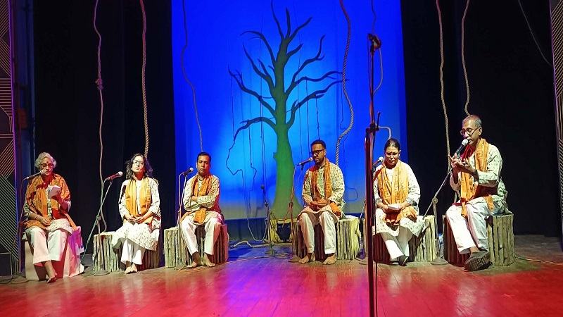চারুকণ্ঠের আবৃত্তিতে আহমদ ছফার ‘একটি প্রবীণ বটের কাছে প্রার্থনা’