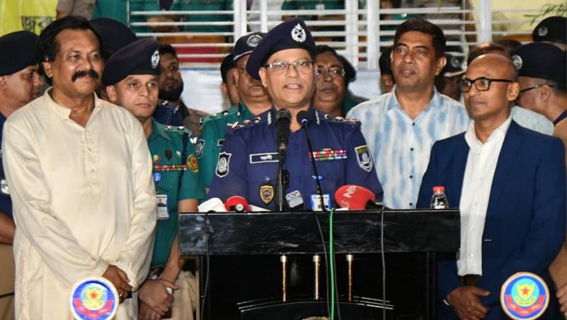 সারা দেশে শান্তিপূর্ণভাবে দুর্গাপূজা উদযাপিত হচ্ছে : আইজিপি
