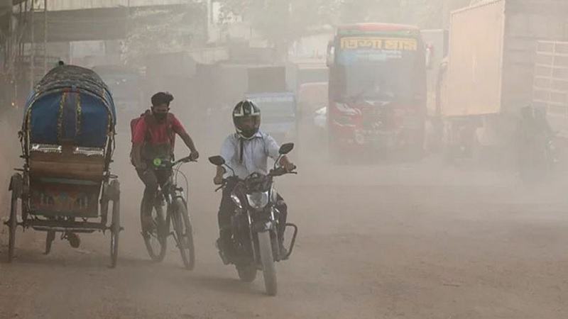 ছুটির সকালে ঢাকার বাতাস ‘খুবই অস্বাস্থ্যকর’