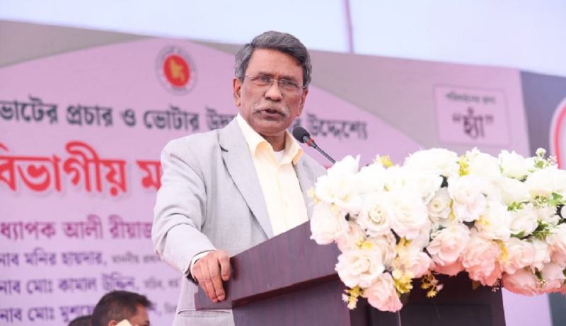 গণভোটে ‘হ্যাঁ’ এর পক্ষে প্রচার চালাতে সরকারি কর্মকর্তাদের কোনো আইনি বাধা নেই: আলী রীয়াজ