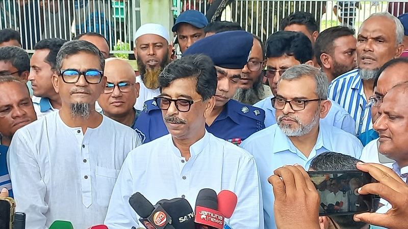 দেশে সারের সংকট নেই, মজুদের চেষ্টা করছে দুষ্টচক্র: কৃষিমন্ত্রী